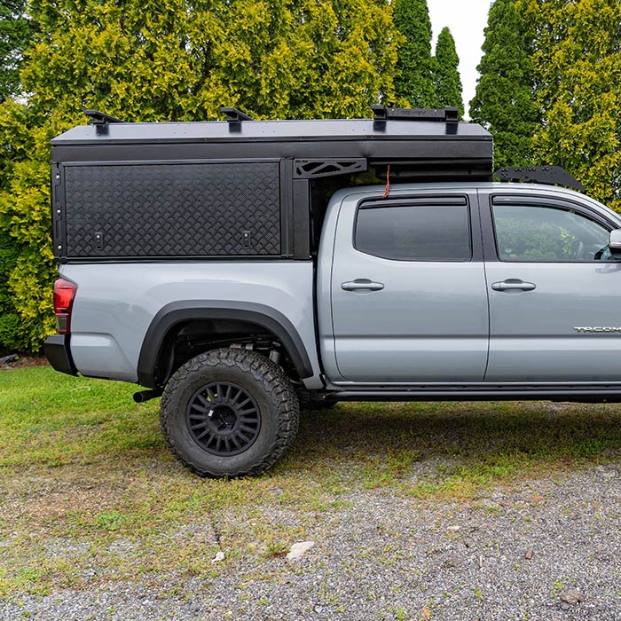 Alu-Cab Canopy Camper | Mid-Size 6’ Truck – Final Unit Clearance