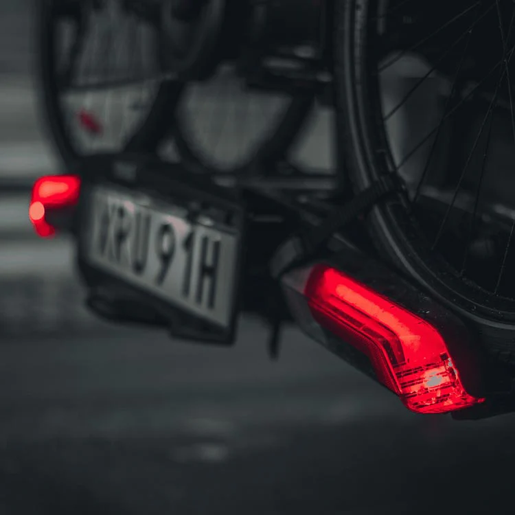 Epos 2 with Lights Hitch Bike Rack - Image 10