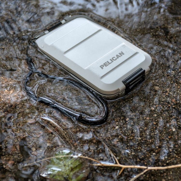 Personal Utility RF Field Wallet - Image 10