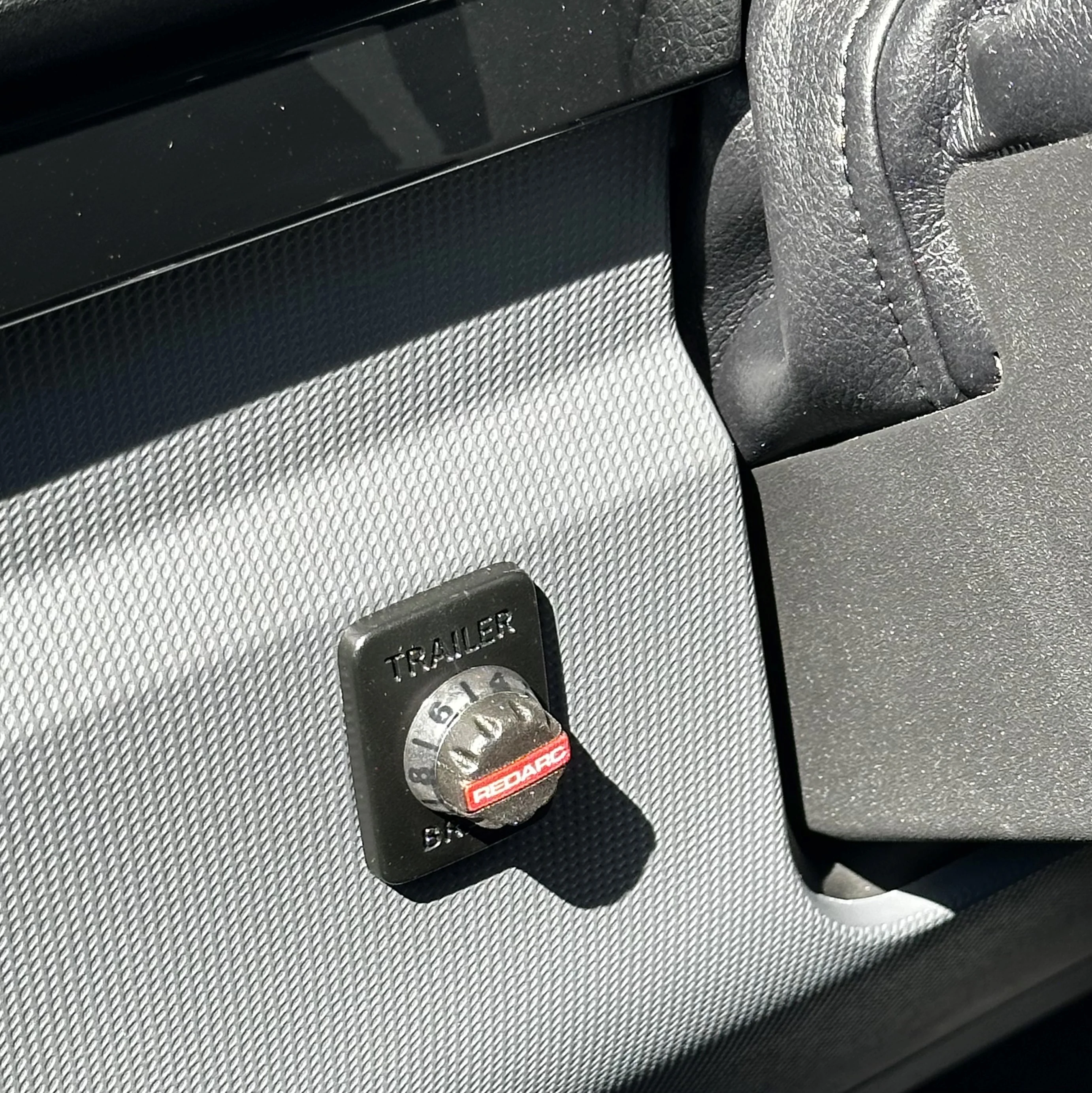 Tow-Pro Elite Electric Brake Controller - Image 2
